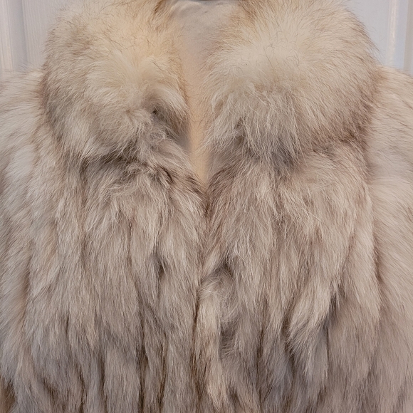 Saga Fox Fur Coat Jacket Small Glamorous Luxury Smoke Free Clean - Picture 2 of 12